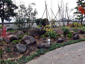 鳥海石 花の庭 富山県 庭づくり ガーデニングのおすすめ素材
